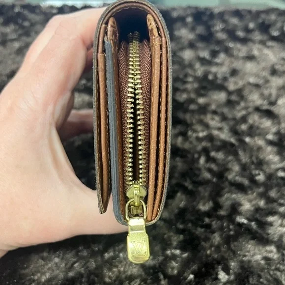 Louis Vuitton Vintage Tressor Canvas Wallet  in Classic Monogram. EUC - Picture 5 of 17